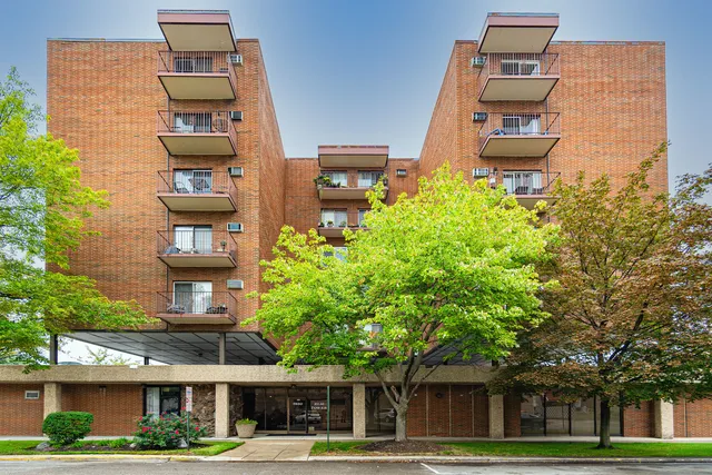 $262,000 | 7830 West North Avenue, Unit 414, Elmwood Park, IL 60707