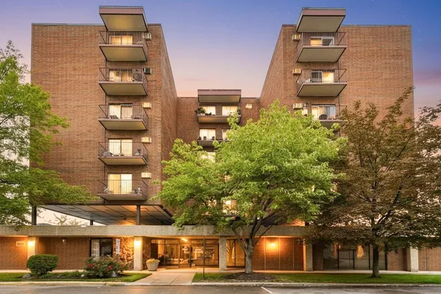 $262,000 | 7830 West North Avenue, Unit 414, Elmwood Park, IL 60707