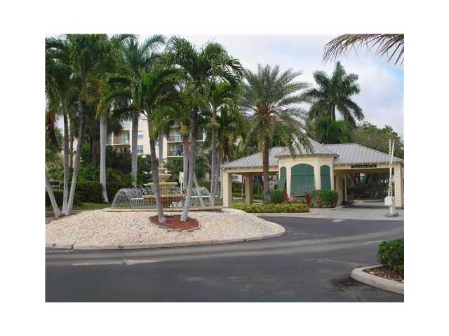 21 Royal Palm Way, Unit 21206 Boca Raton, FL 33432 - Photo 3 of 15 Gatehouse Entrance