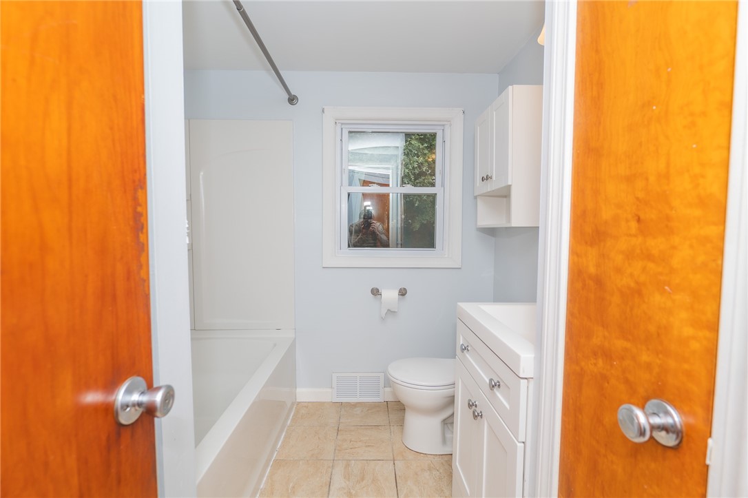 203 Aqueduct Road Cranston, RI 02910 - Photo 13 of 25 Gallery Image 13