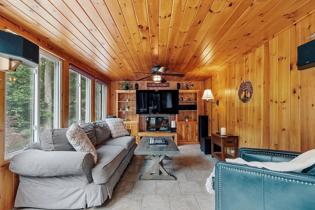 1 Wagontrail Road Chelmsford, MA 01824 - Photo 19 of 41 Gallery Image 19