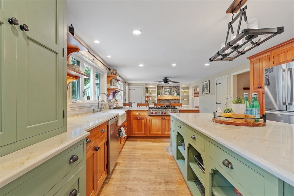 1 Wagontrail Road Chelmsford, MA 01824 - Photo 8 of 41 Gallery Image 8
