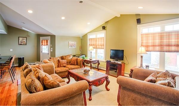 24 Arlington Road Woburn, MA 01801 - Photo 2 of 22 Gallery Image 2