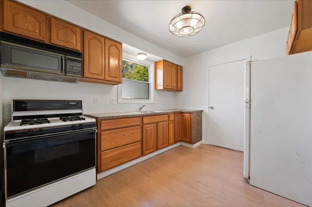 $94,990 | 12443 Georgiana Avenue, Warren, MI 48089