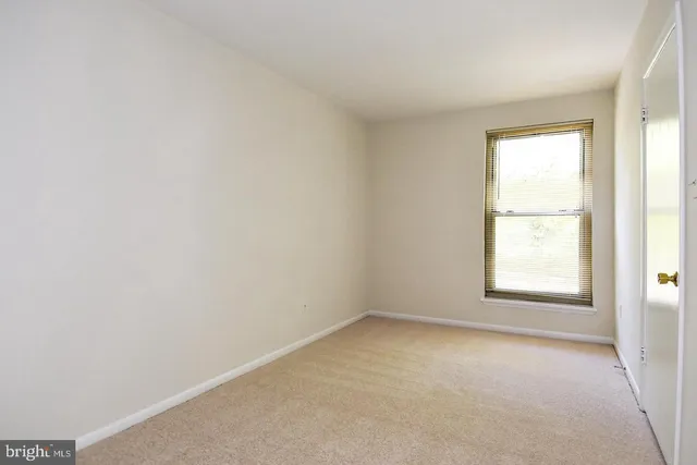 $2,100 | 3302 Woodburn Village Drive, Unit 23, Annandale, VA 22003