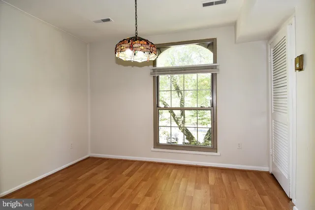 $2,100 | 3302 Woodburn Village Drive, Unit 23, Annandale, VA 22003