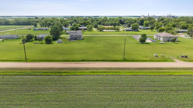 $5,000 | 306 South 5th Street, Fairmount, ND 58030