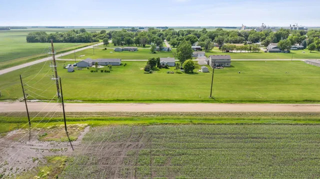 $5,000 | 306 South 5th Street, Fairmount, ND 58030
