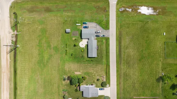 $5,000 | 306 South 5th Street, Fairmount, ND 58030