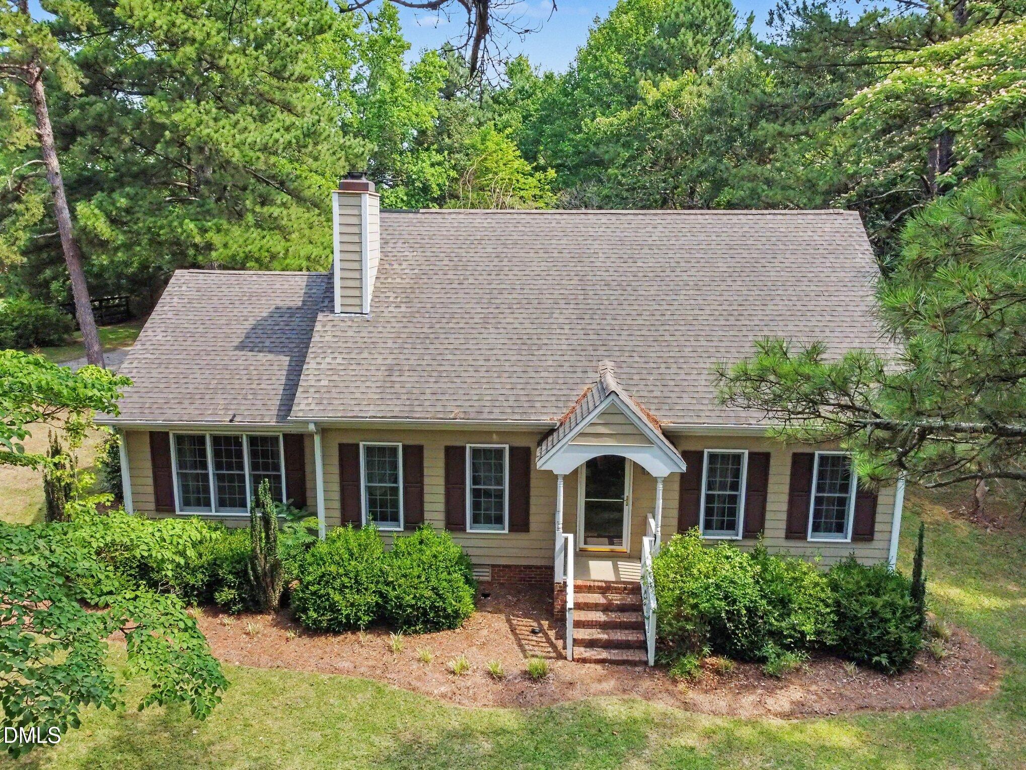 7621 Old Baucom Road Raleigh, NC 27610 - Photo 4 of 35 004_file_6813