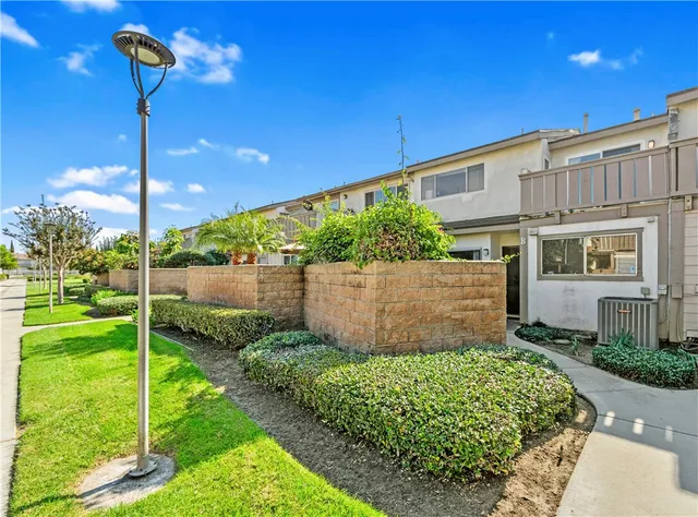 $699,000 | 5132 West 1st Street, Unit B, Santa Ana, CA 92703