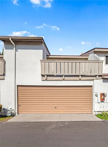 $699,000 | 5132 West 1st Street, Unit B, Santa Ana, CA 92703