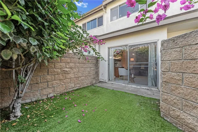 $699,000 | 5132 West 1st Street, Unit B, Santa Ana, CA 92703