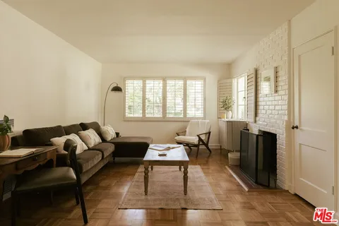 $695,000 | 5434 Village Green, Los Angeles, CA 90016