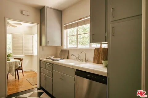$695,000 | 5434 Village Green, Los Angeles, CA 90016