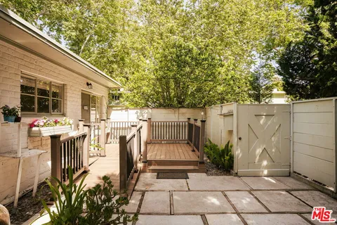 $695,000 | 5434 Village Green, Los Angeles, CA 90016