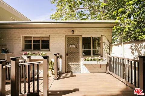 $695,000 | 5434 Village Green, Los Angeles, CA 90016