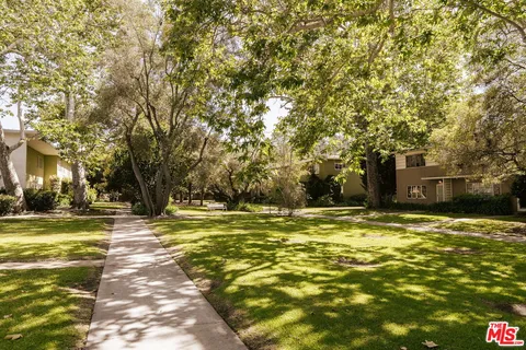 $695,000 | 5434 Village Green, Los Angeles, CA 90016