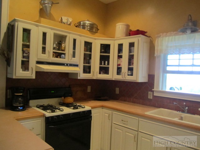 223 Burl Brown Road Vilas, NC 28692 - Photo 22 of 46 Gallery Image 22