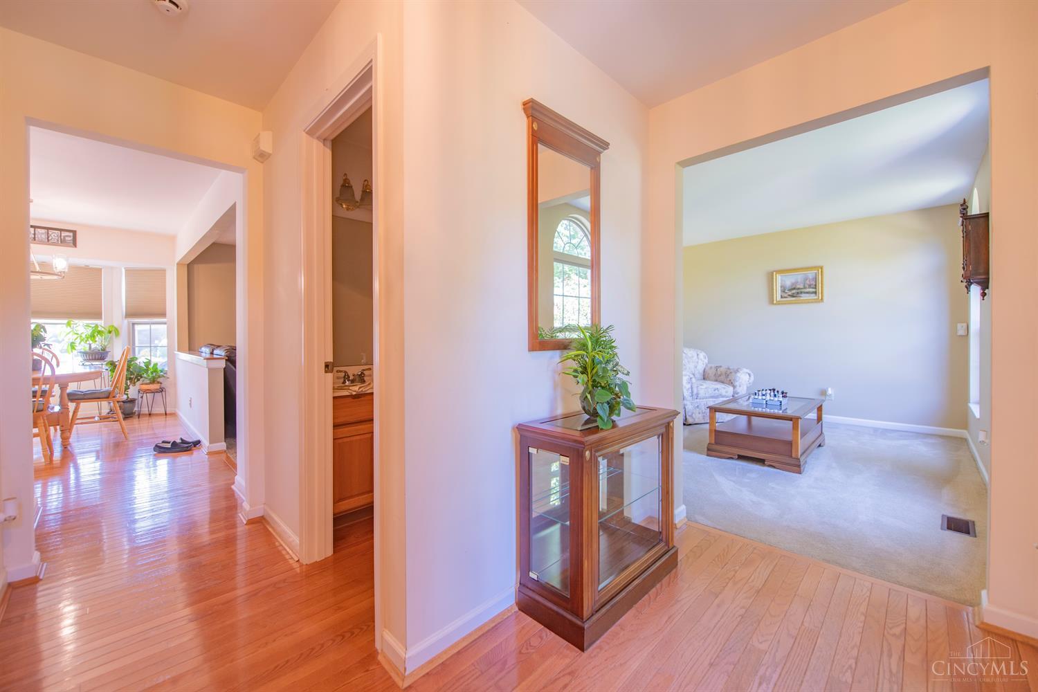 3789 Hanley Road Cincinnati, OH 45247 - Photo 4 of 35