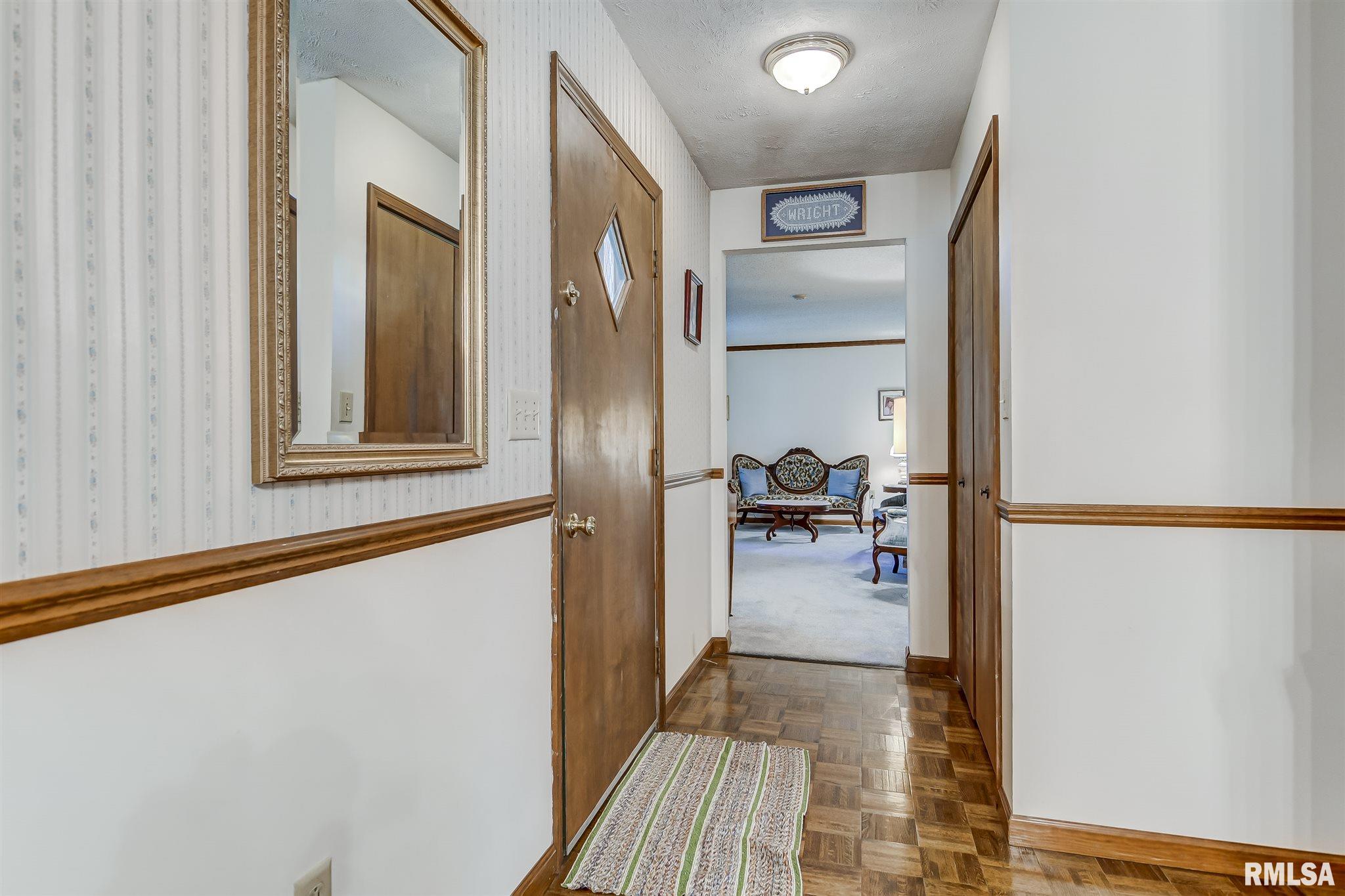 12 Acadia Court Springfield, IL 62712 - Photo 2 of 48