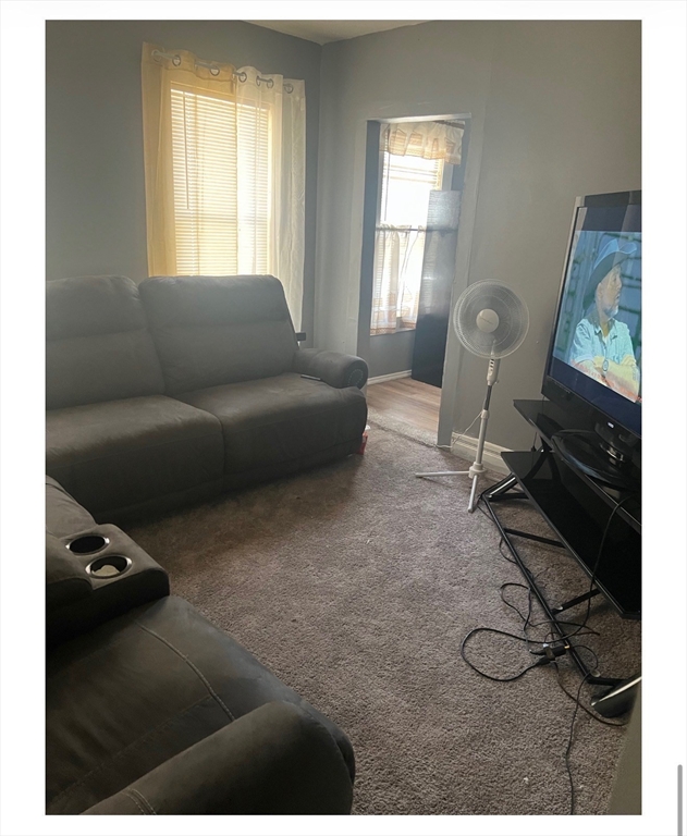 89 Cedar Street Springfield, MA 01105 - Photo 6 of 20