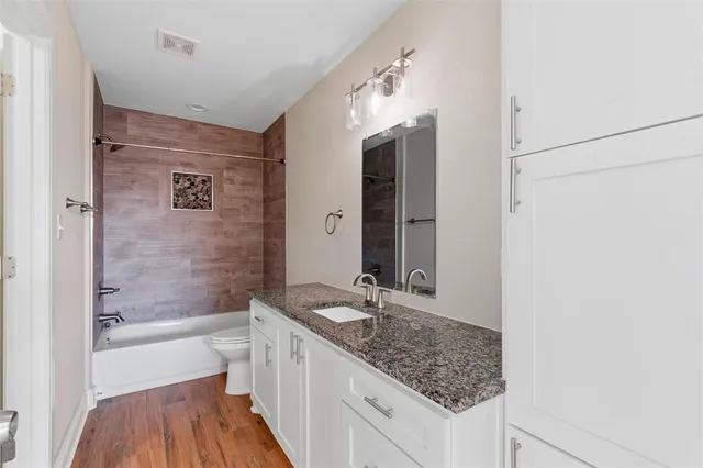 $1,475 | 802-804 North Broughton Street, Unit 802, Sherman, TX 75090