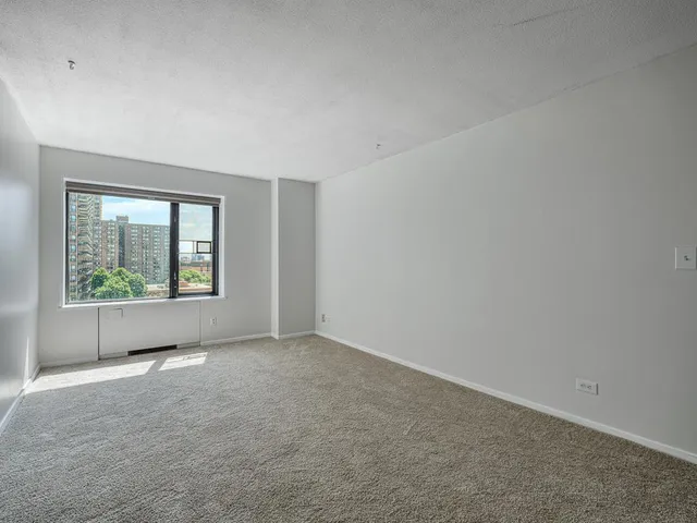 $1,595 | 15 North 1st Street, Unit A710, Minneapolis, MN 55401