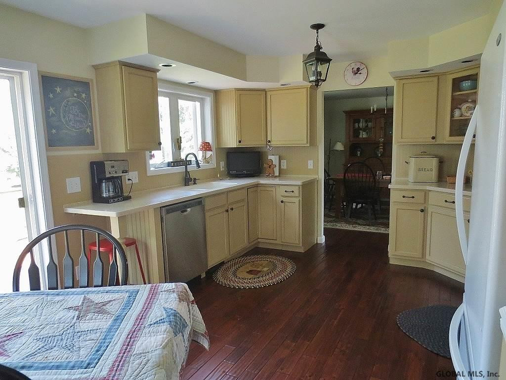 49 Droms Road Rexford, NY 12148 - Photo 4 of 22 Photo 4