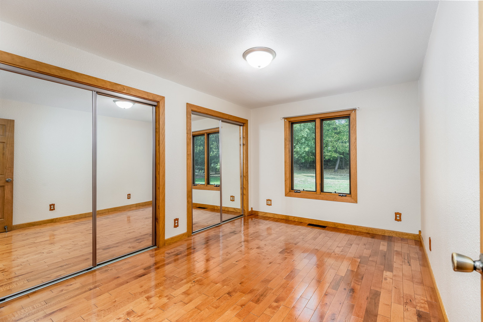 1522 East State Route 71 Ottawa, IL 61350 - Photo 12 of 35 a view of an empty room and window
