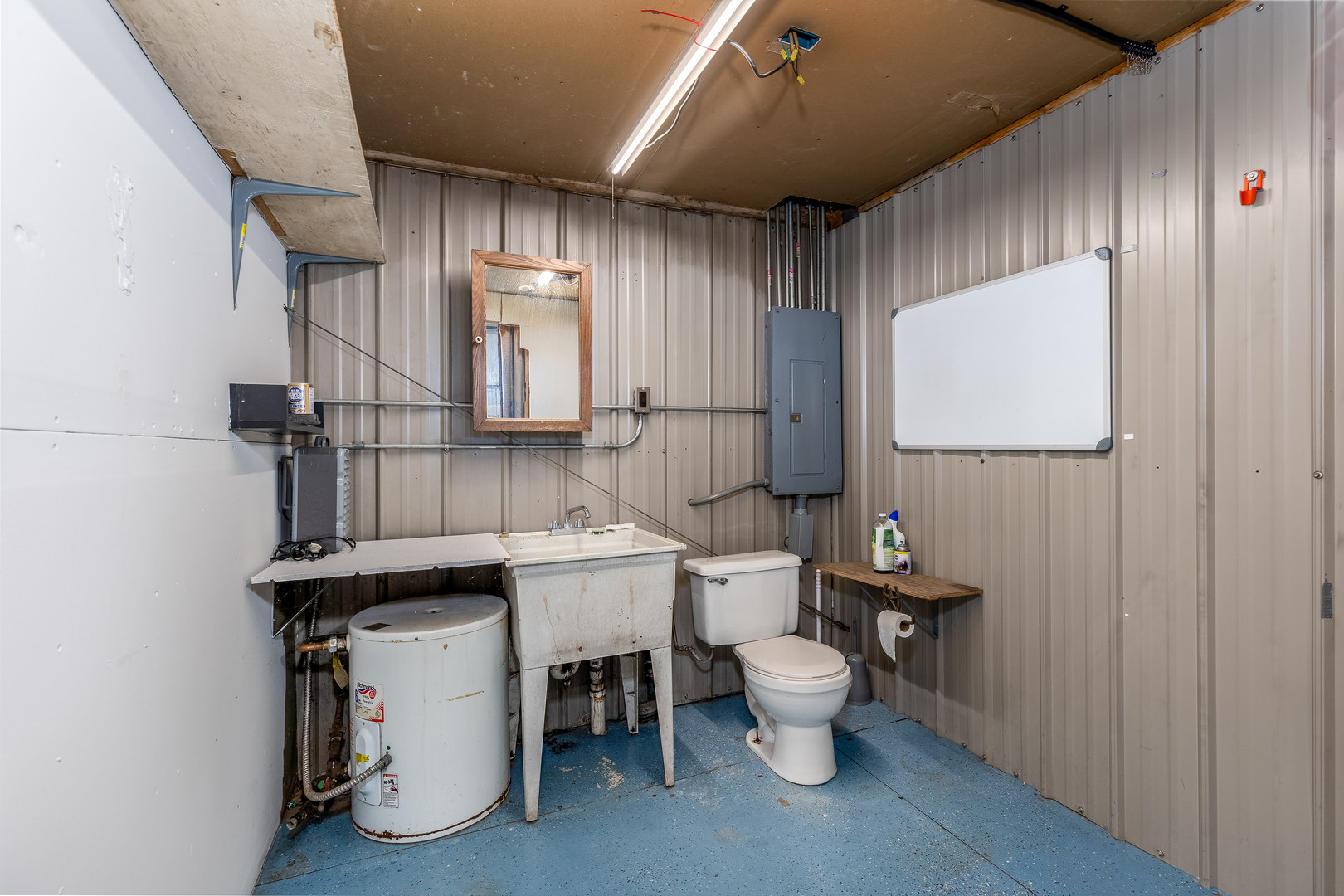 1522 East State Route 71 Ottawa, IL 61350 - Photo 26 of 35 a view of a kitchen with dining table and chairs