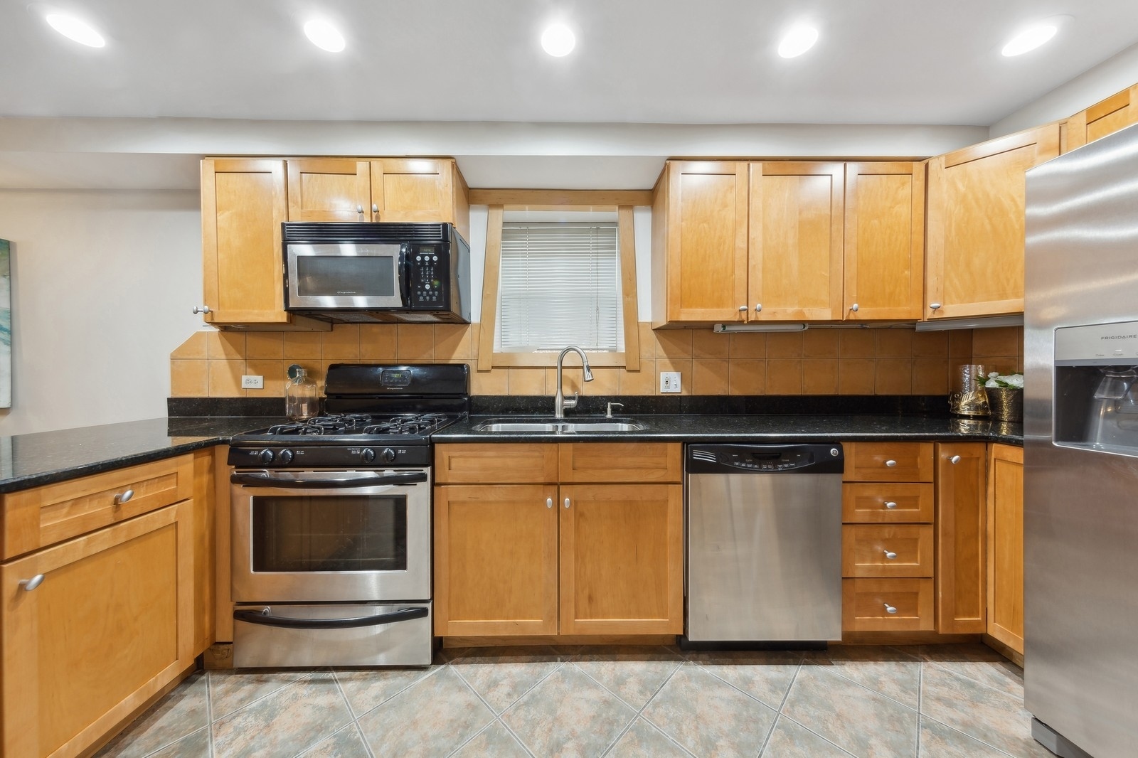 1929 West Irving Park Road, Unit 1 Chicago, IL 60613 - Photo 7 of 15 Gallery Image 7