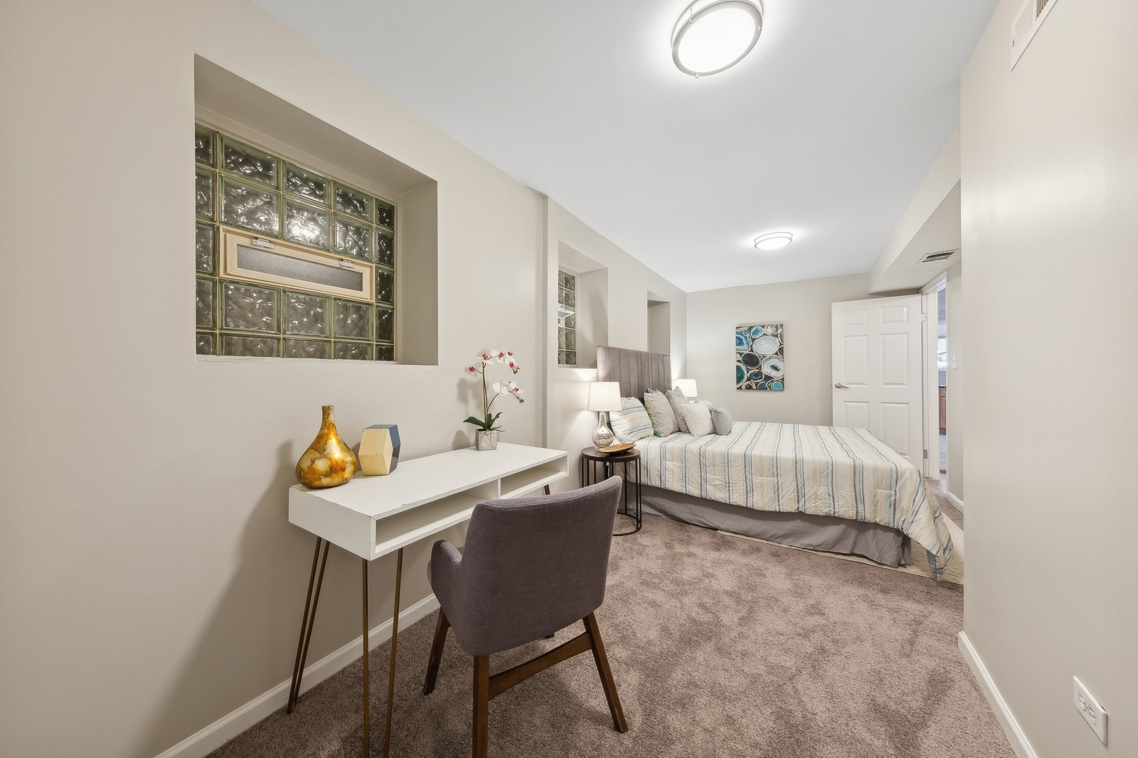 1929 West Irving Park Road, Unit 1 Chicago, IL 60613 - Photo 9 of 15 Gallery Image 9