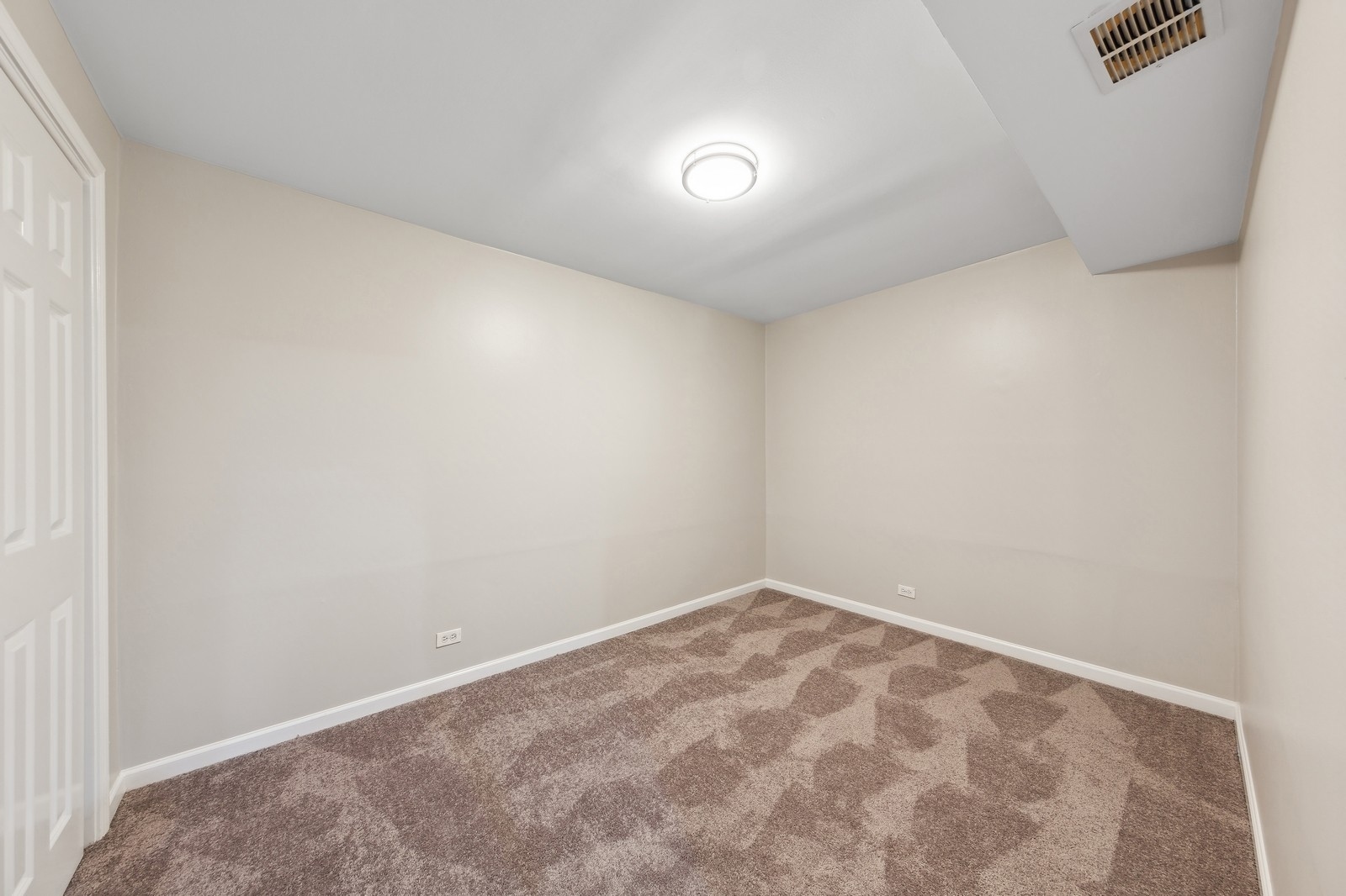 1929 West Irving Park Road, Unit 1 Chicago, IL 60613 - Photo 10 of 15 Gallery Image 10