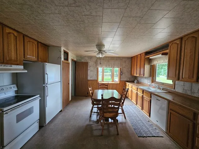 $229,000 | 243 East Chicago Road, Wautoma, WI 54982