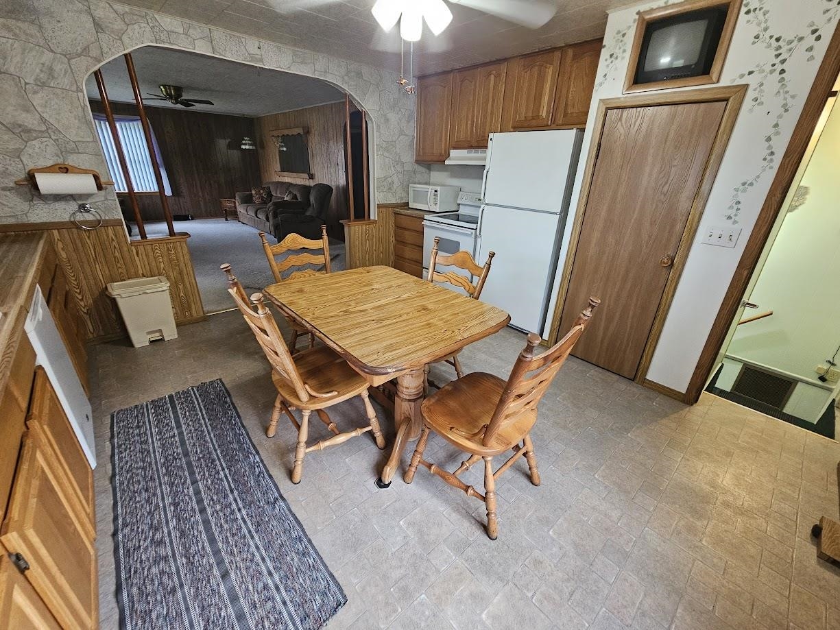 243 East Chicago Road Wautoma, WI 54982 - Photo 5 of 41