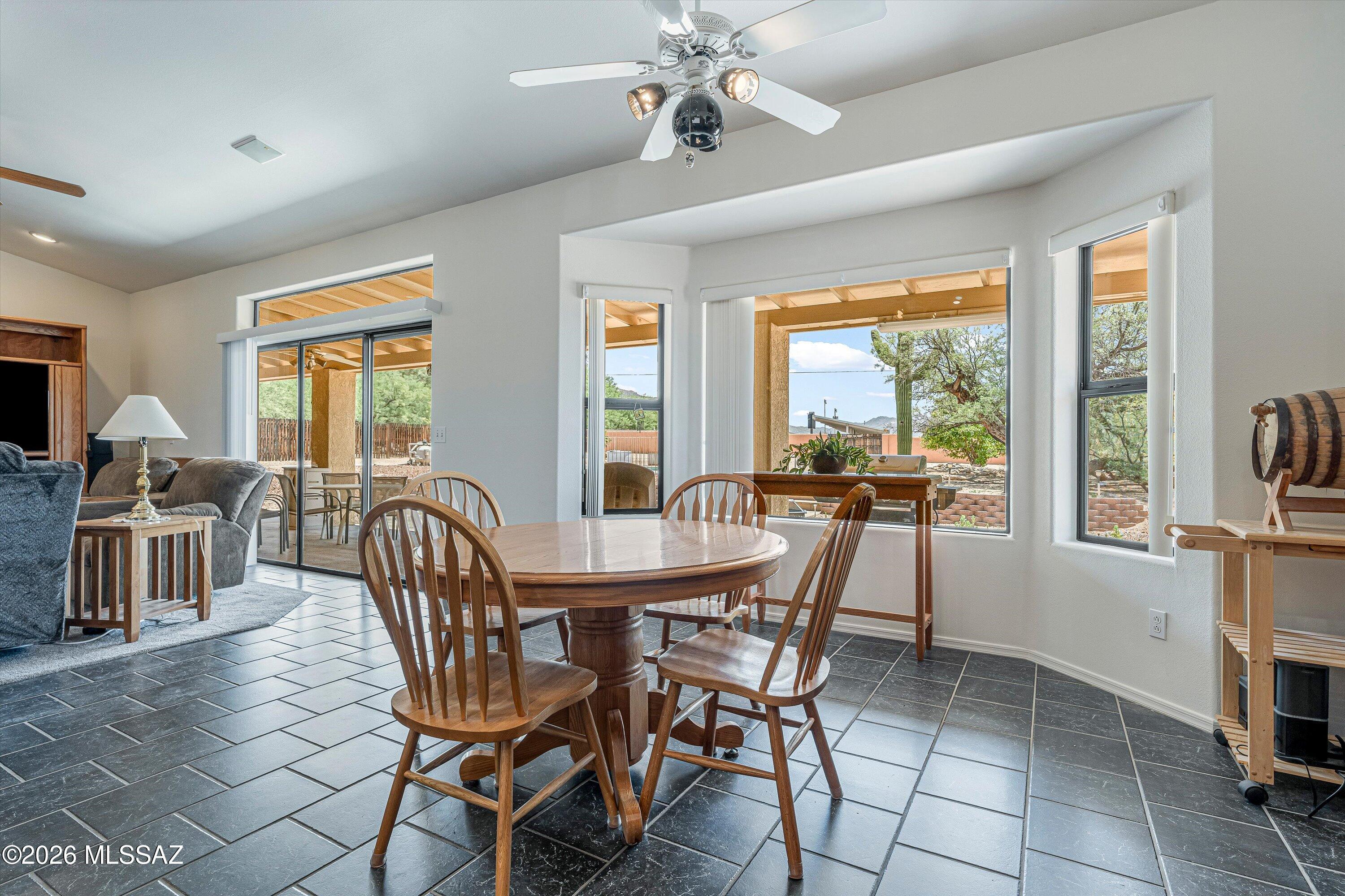 4940 North Castle Ridge Road Tucson, AZ 85749 - Photo 15 of 43 17-Dining Area