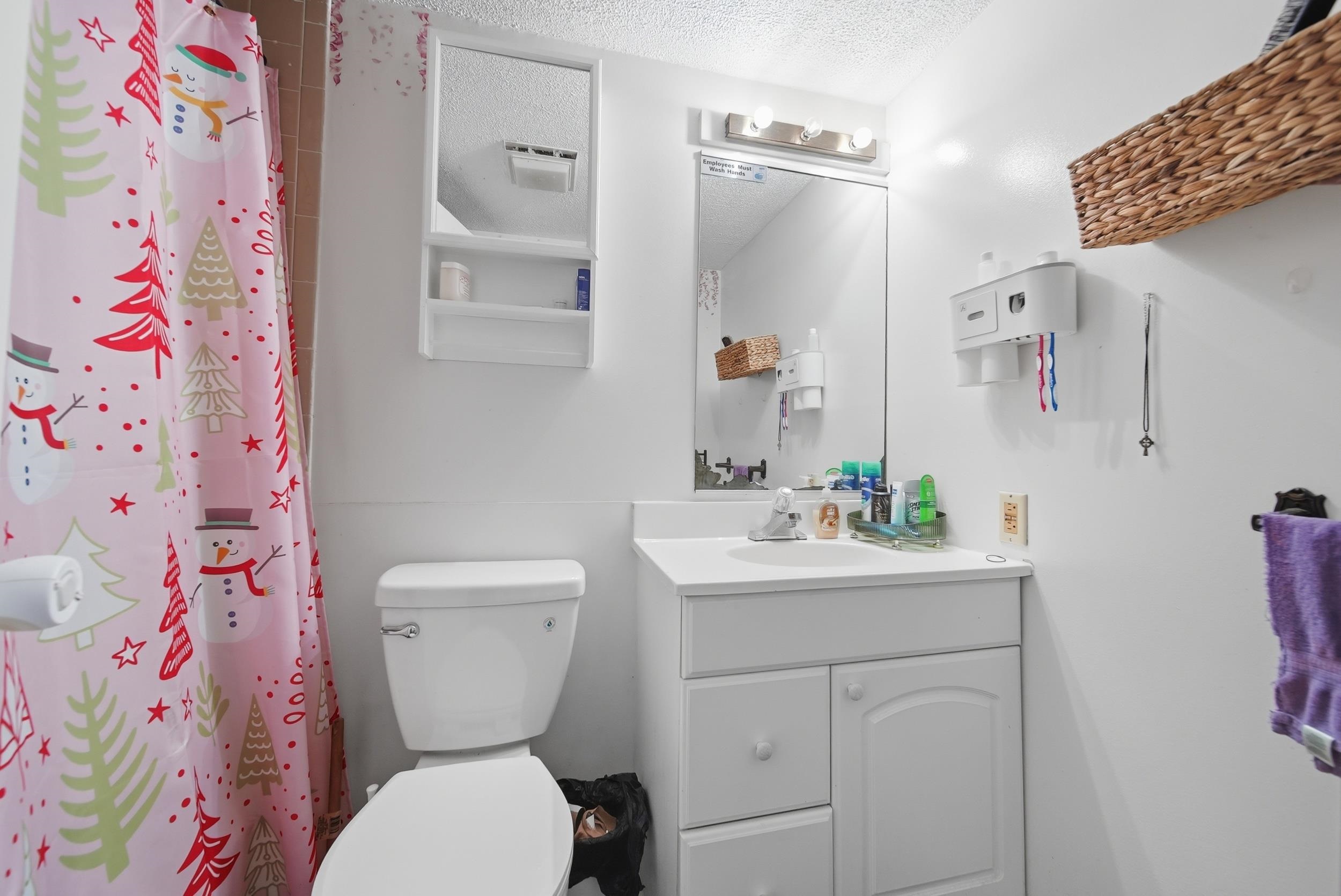 1268 Hanover Street Manchester, NH 03104 - Photo 14 of 45