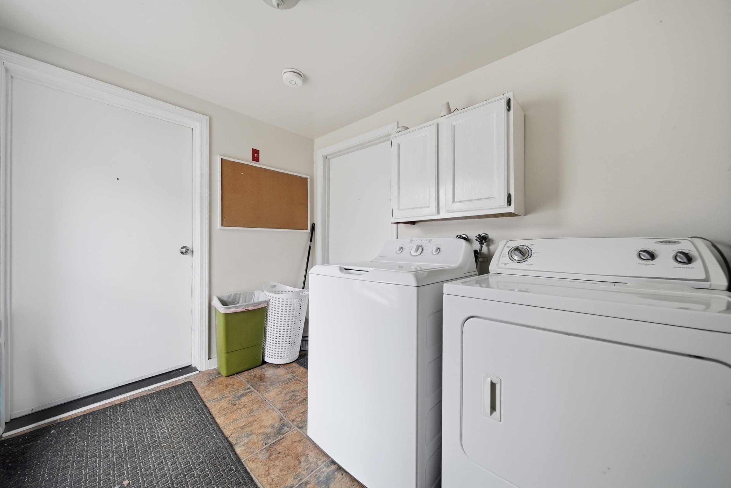 1268 Hanover Street Manchester, NH 03104 - Photo 16 of 45