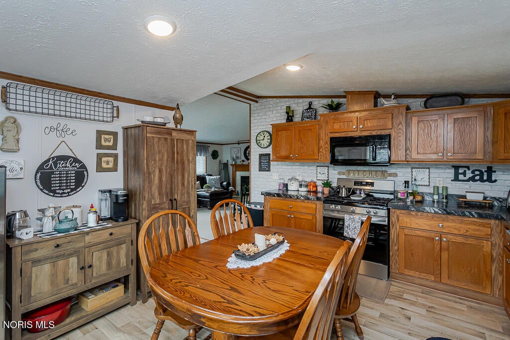 27484 Oregon Road, Unit 86 Perrysburg, OH 43551 - Photo 18 of 33 175A0682