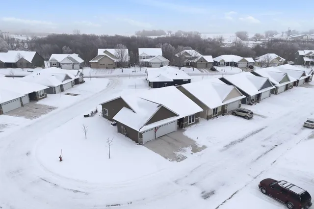 $385,000 | 511 Southfork Circle Southeast, Hutchinson, MN 55350