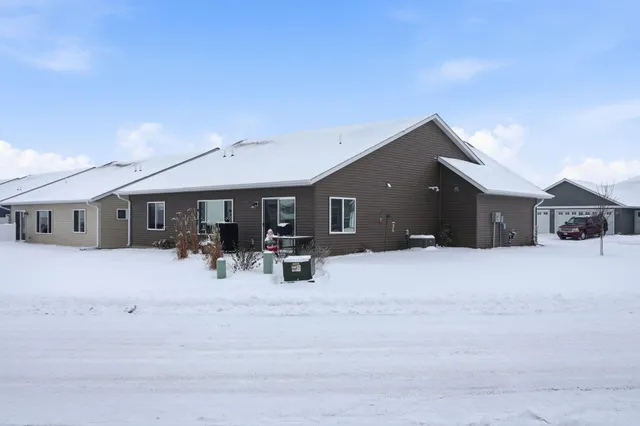 $385,000 | 511 Southfork Circle Southeast, Hutchinson, MN 55350