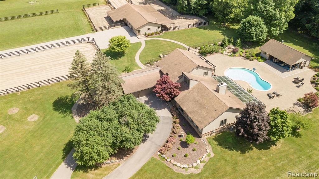 3965 Collins Road Oakland, MI 48363 - Photo 59 of 63