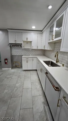 $2,200 | 175 East 23rd Street, Paterson, NJ 07514
