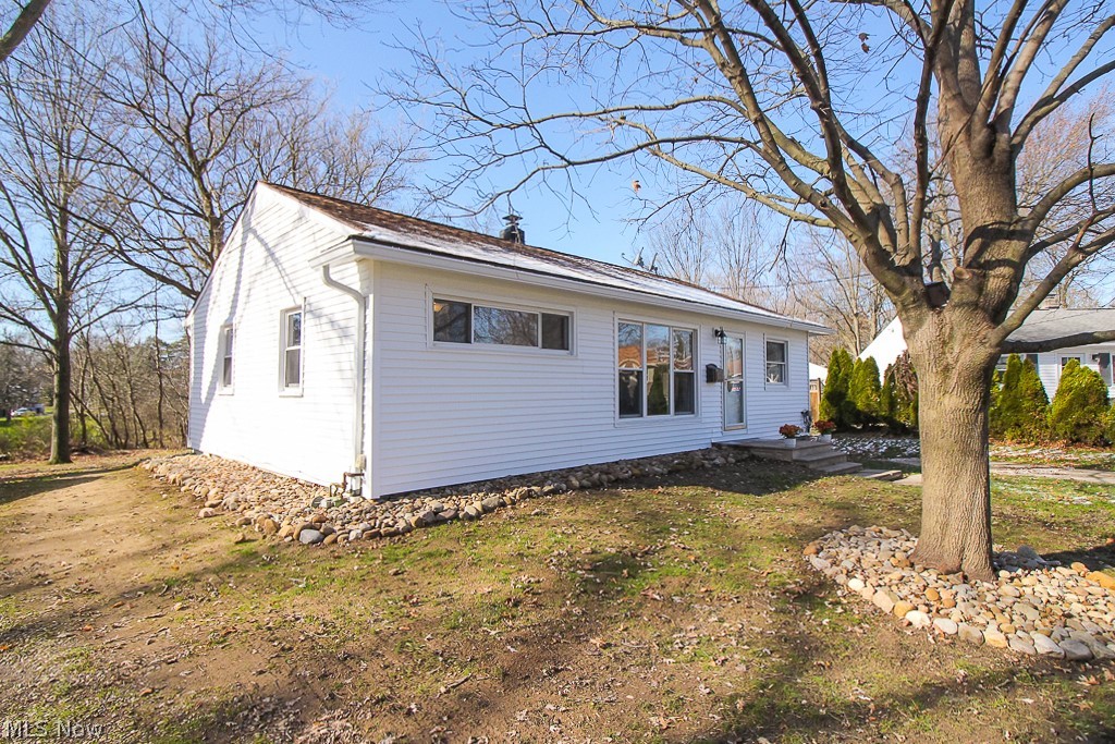 2539 Samira Road Stow, OH 44224 - Photo 2 of 31