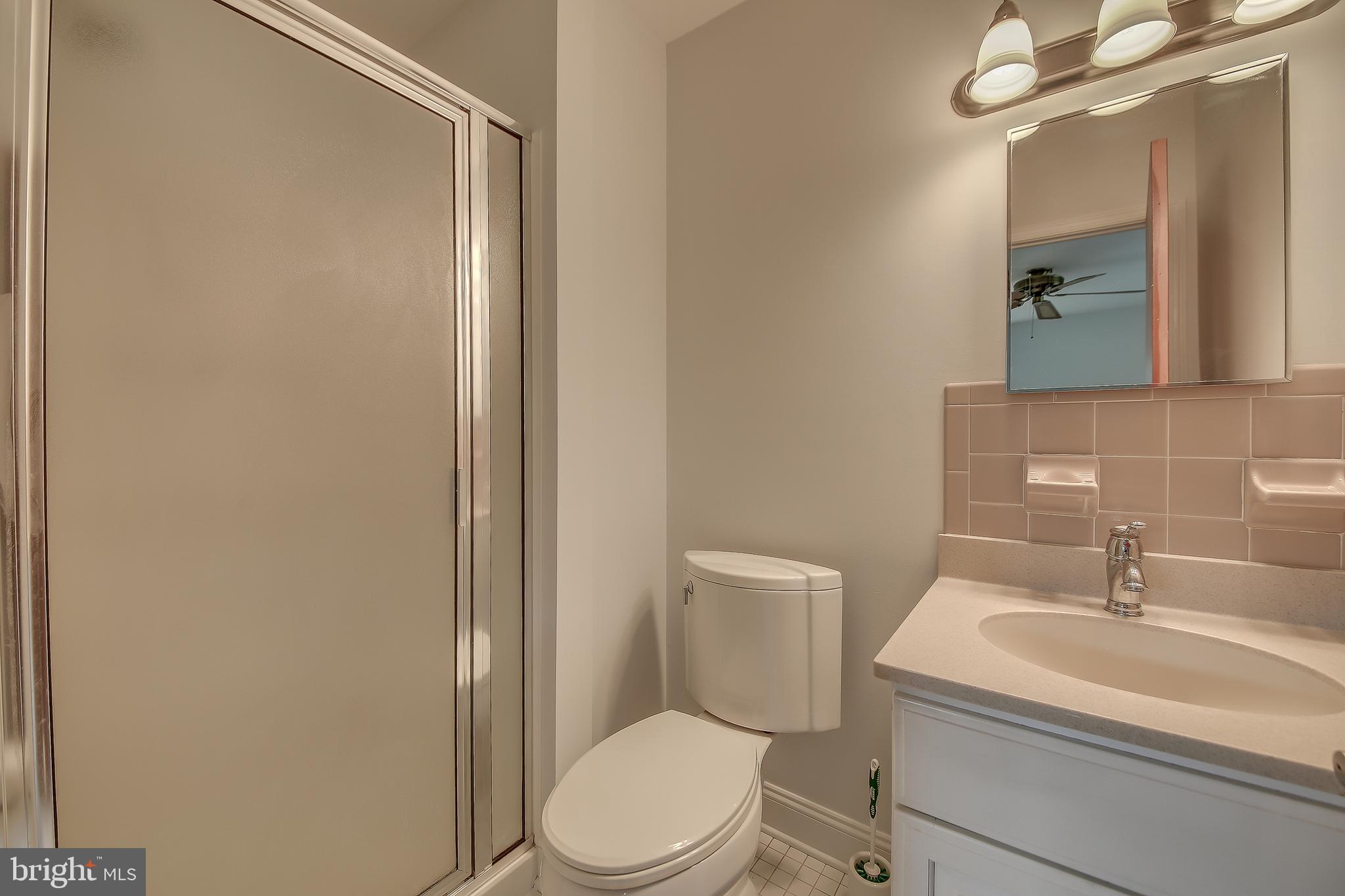 16 Highspire Road Richboro, PA 18954 - Photo 18 of 32 Master Bath