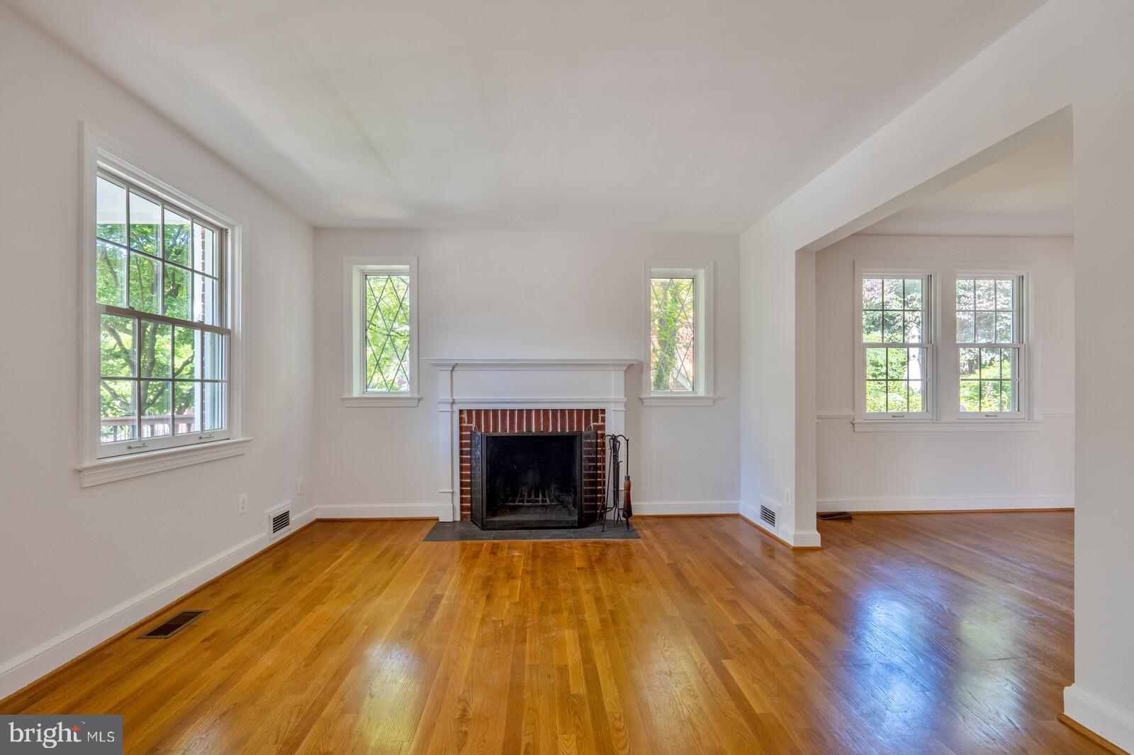 4601 Sleaford Road Bethesda, MD 20814 - Photo 6 of 46 Living Room