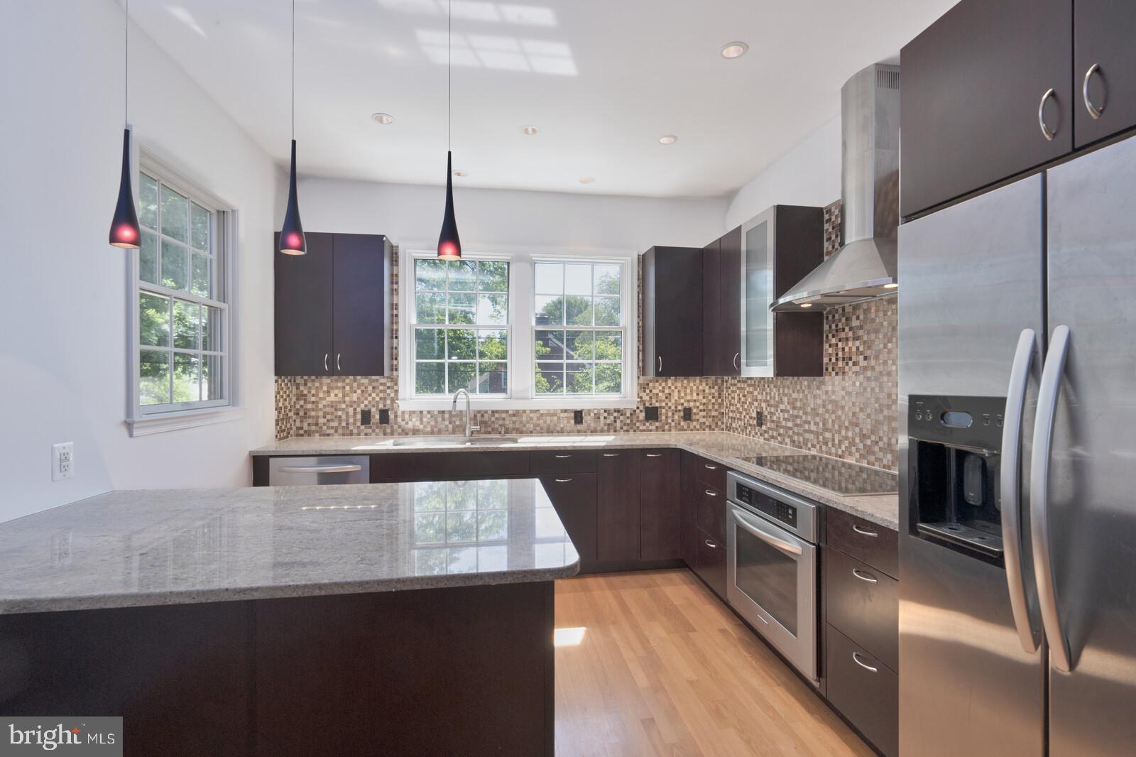 4601 Sleaford Road Bethesda, MD 20814 - Photo 10 of 46 Kitchen w Island