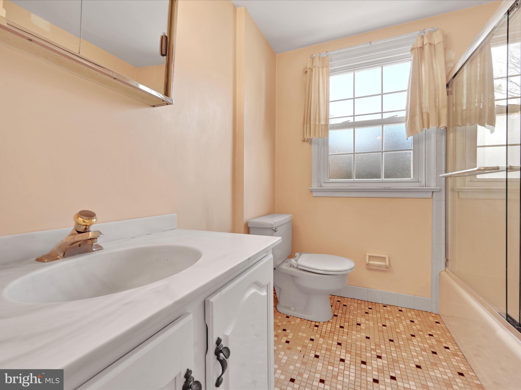 104 Shirley Road Narberth, PA 19072 - Photo 21 of 36 Hall Bathroom