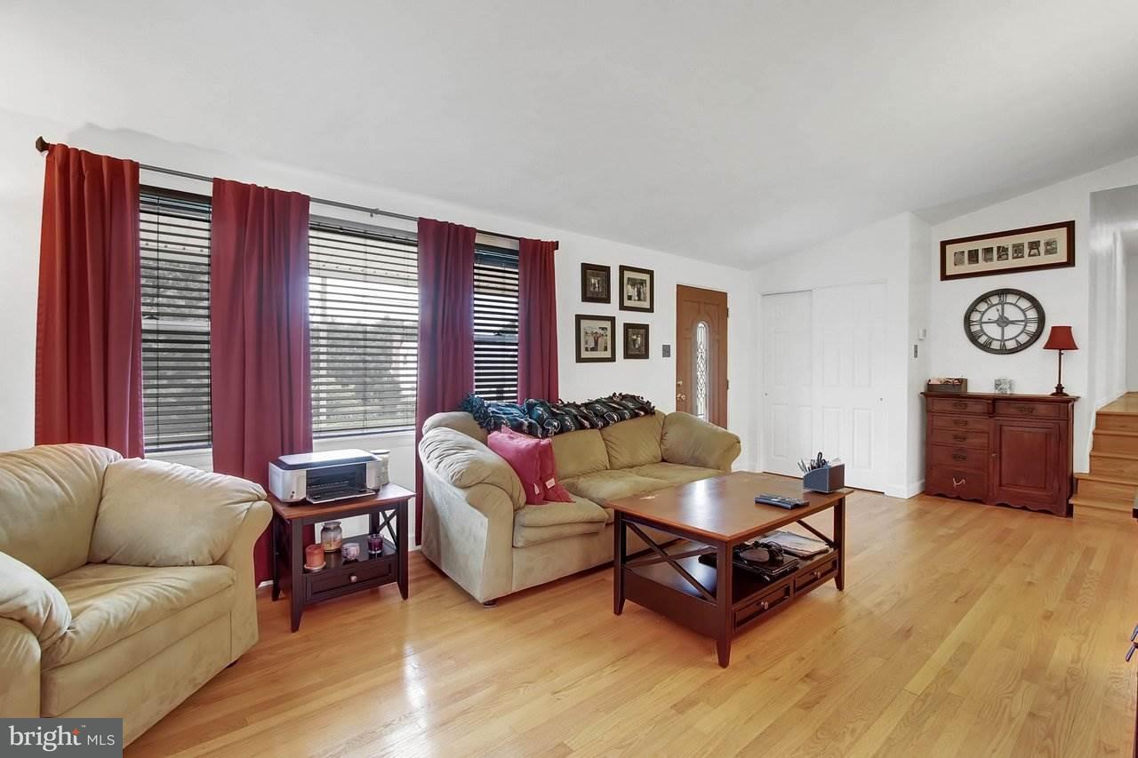 1240 Homewood Road York, PA 17402 - Photo 3 of 14 Gallery Image 3